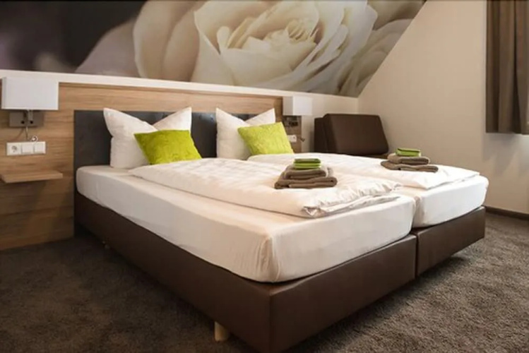 Outlet Hotel