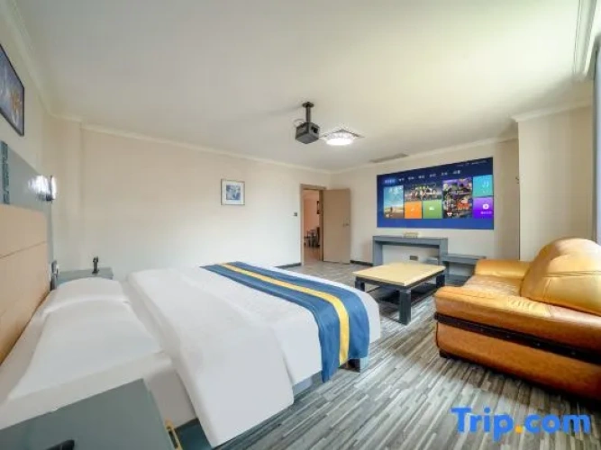 1 Bedroom Business Suite