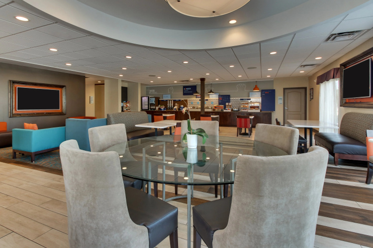 Holiday Inn Express Cheektowaga North East photo 32