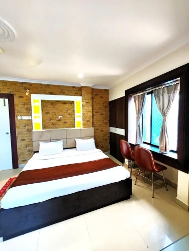 Deluxe Double room with city view