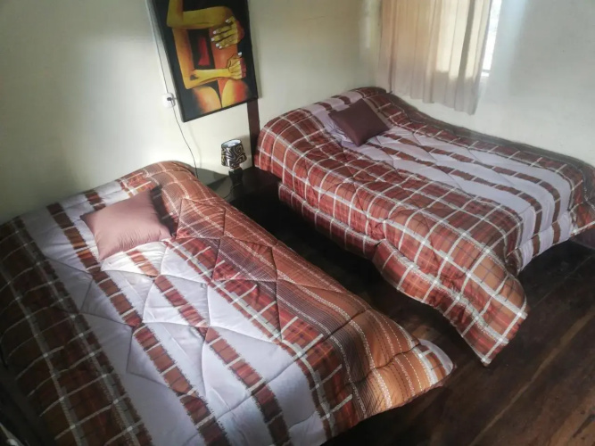 Montano Camping  Hostel