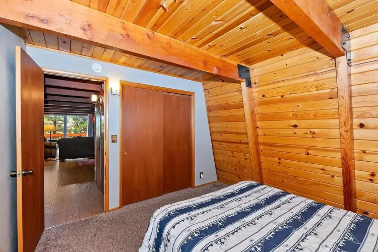 070 Tree Top Cabin