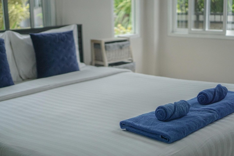 Standard Triple room with garden view
