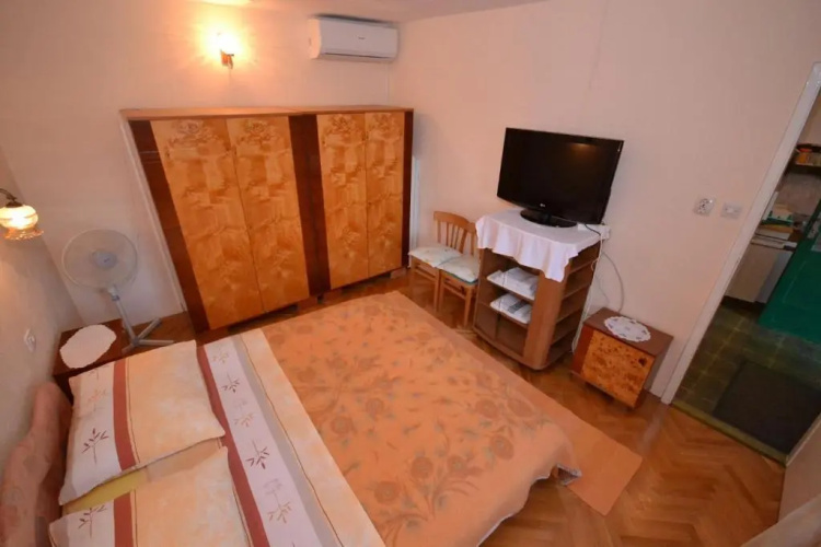 Apartments Kat - 80 m from beach