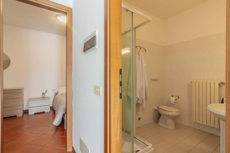 Ca' Mia in Menaggio with 3 bedrooms and 2 bathrooms