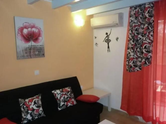 Eleni Apartments