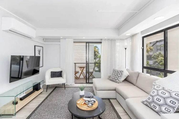 2 Bedrooms Apartment