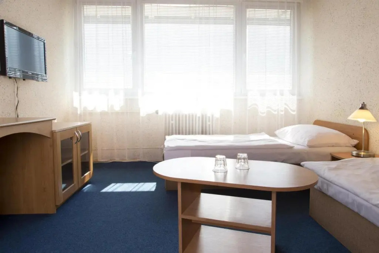 Hotel Junior