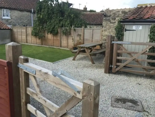 Cottage in Pickering Sleeps 6 Pets Welcome
