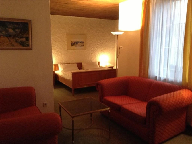 Carrera Hotel Overview