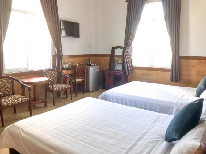 Standard Triple room