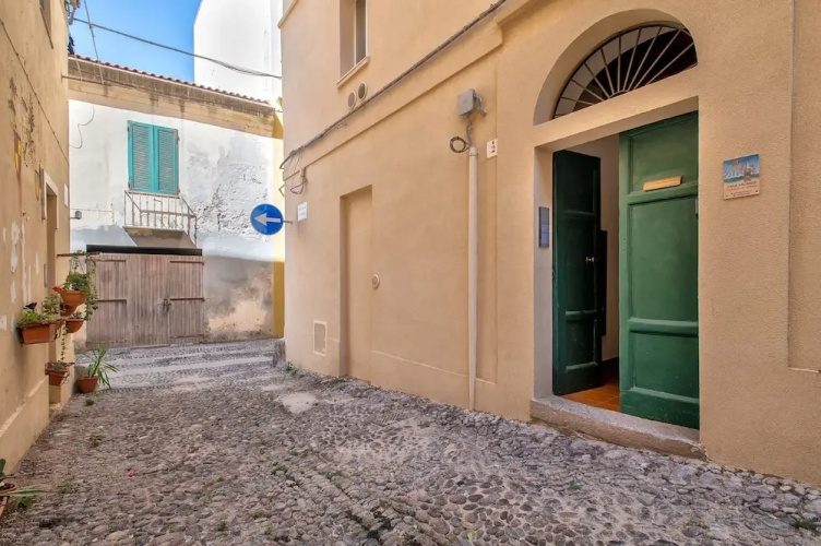 Ruota 2 in Alghero With 1 Bedrooms and 1 Bathrooms
