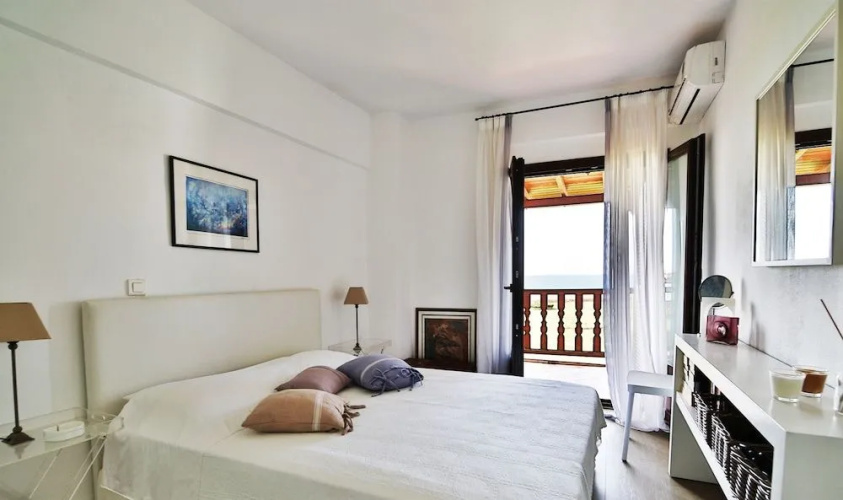 Soleado Beachfront Villa