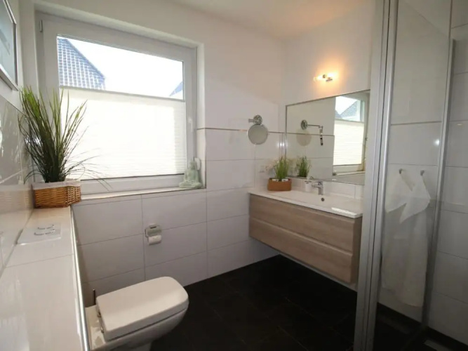 Haus Seeblick Modern Retreat