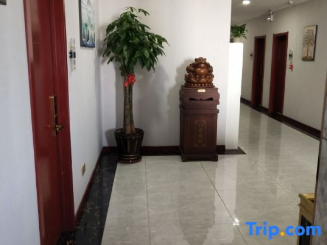 Qingdao Yuhao Express Hotel