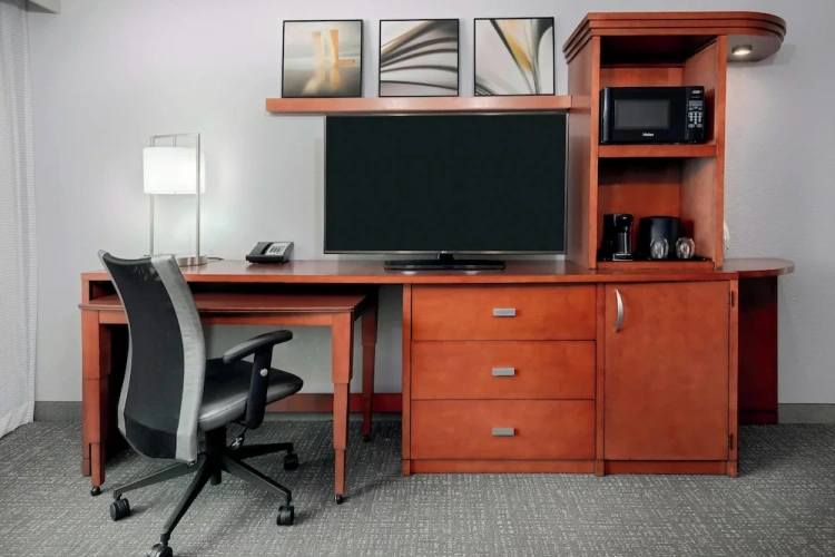 1 Bedroom Suite