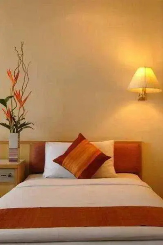 Suriwongse Tower Inn