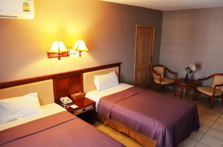 Standard Twin room with balcony