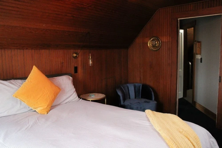 Standard Double Suite