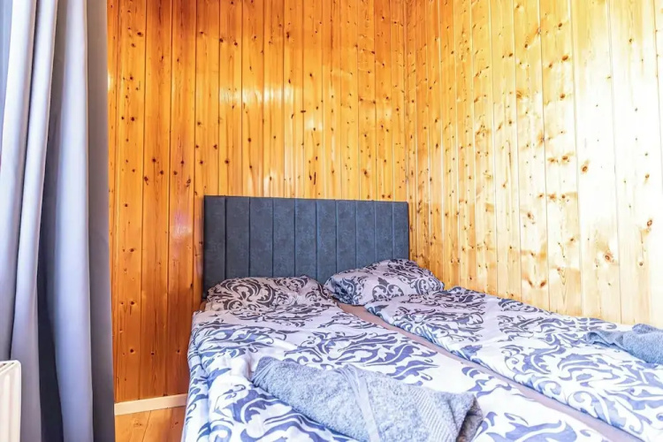 Stylish 3BR Apt Outdoor Space Sleeps 8
