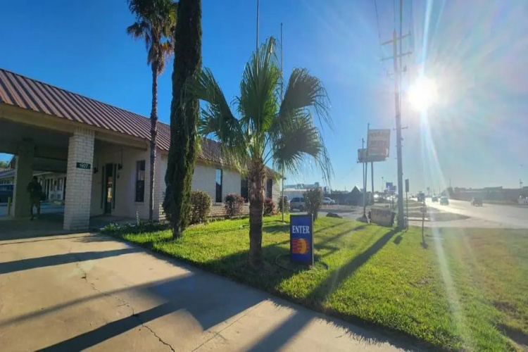 Pleasanton Executive Inn By OYO