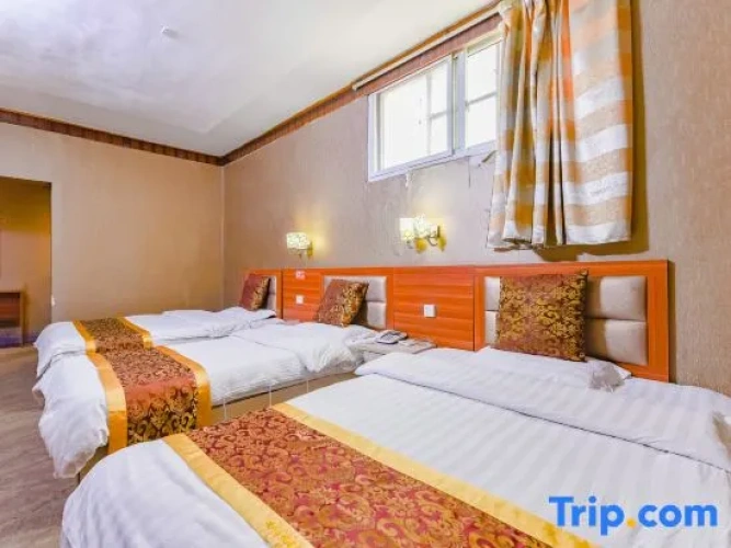 Standard Triple room