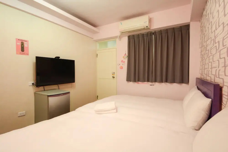Fengjia Water Hostel