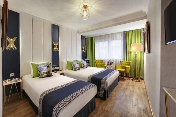 Standard Triple room