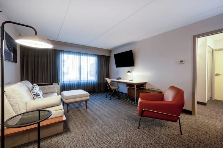 1 Bedroom Suite