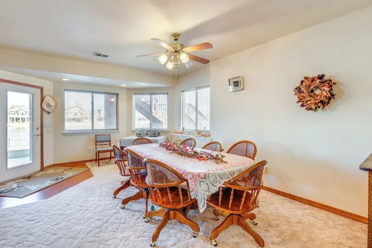7 Mi to Dtwn Denver: Lakefront Gem w/ Dock!
