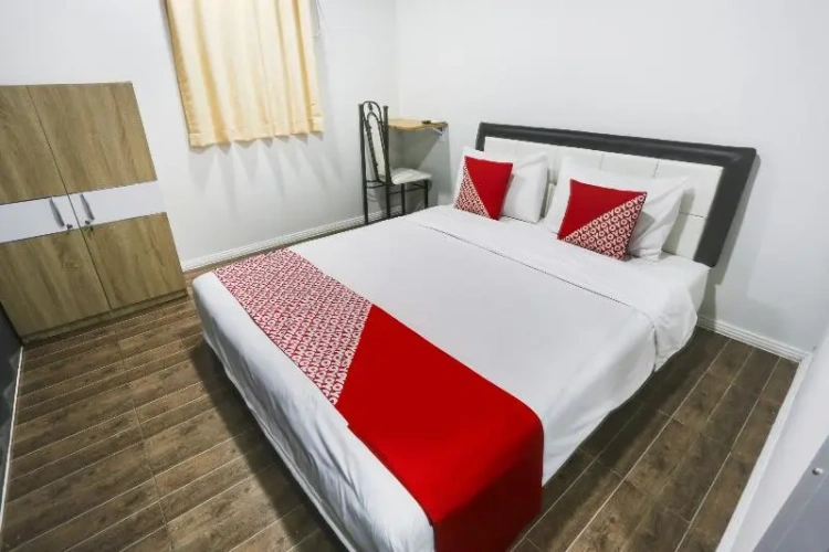 Standard Double room with city view
