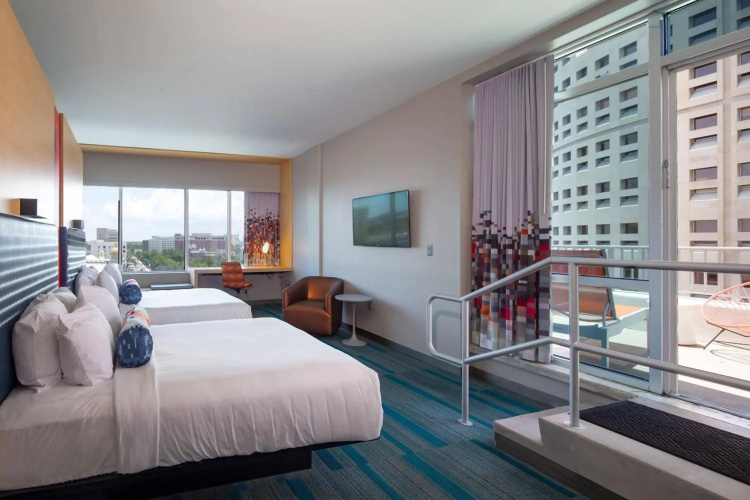 Aloft Tampa Downtown