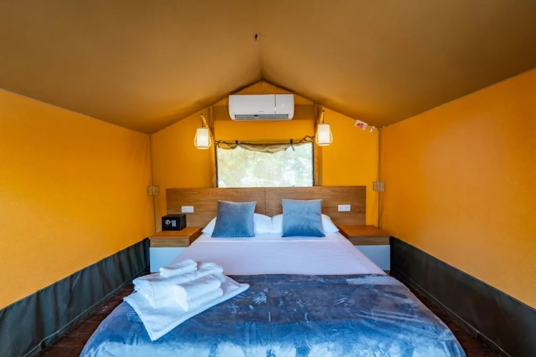Tent with garden view