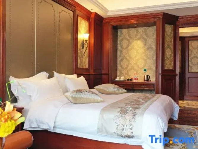 Luxury Suite