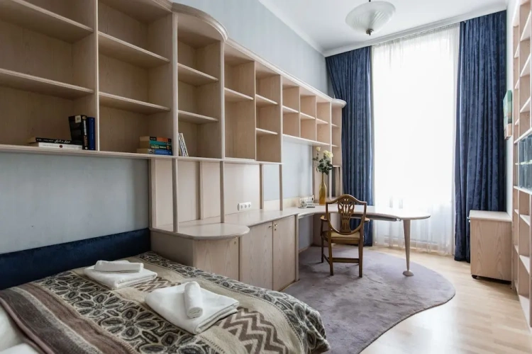 3 Bedrooms Apartment