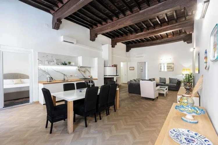 2 Bedrooms Apartment