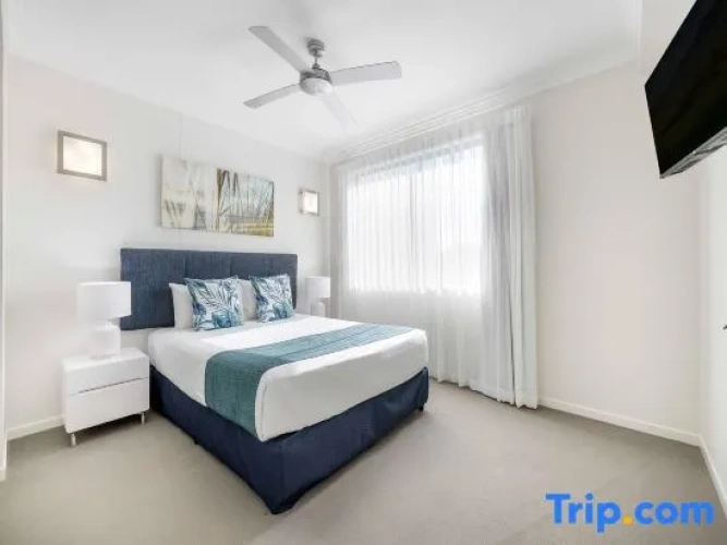 1 Bedroom Apartment with ocean view