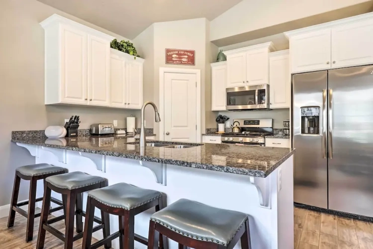 3 Bedrooms Apartment