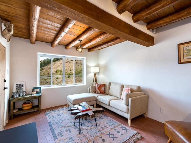 3 Bedrooms Cottage