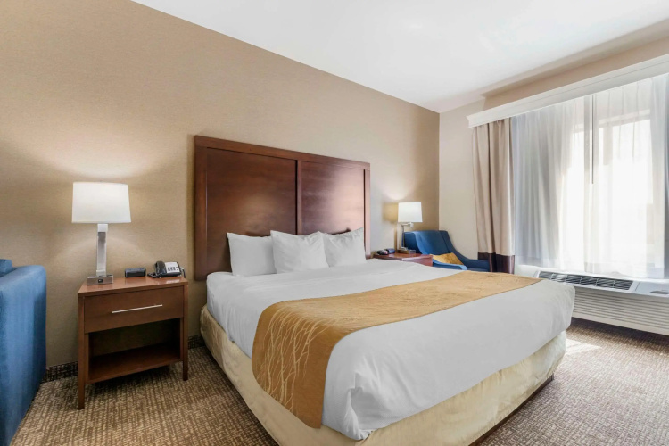 Comfort Inn & Suites Mitchell I-90