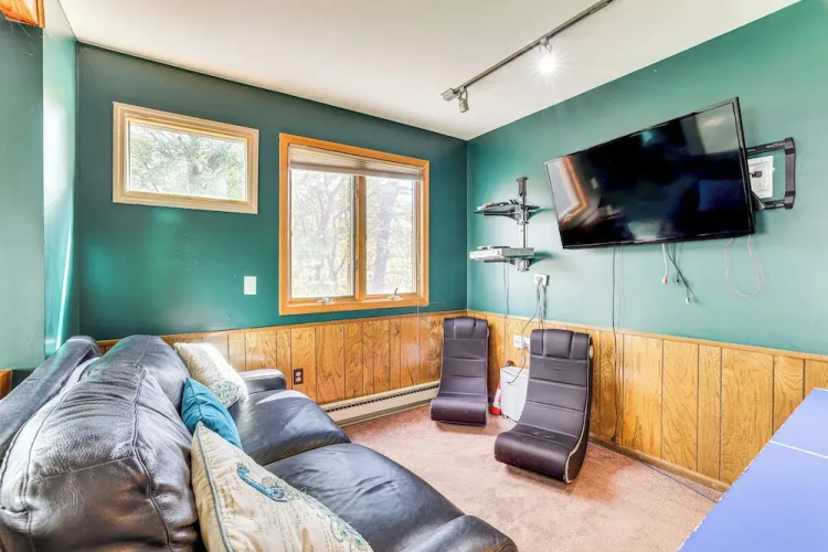 Lake Harmony Resort Home w/ Deck + Fire Pit!