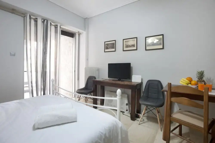 Chalandri, a newly renovated studio