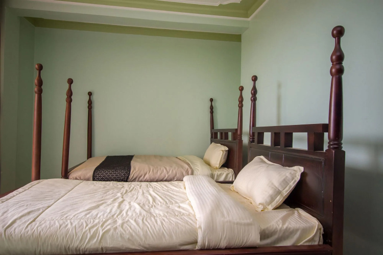 Tesh Hotel