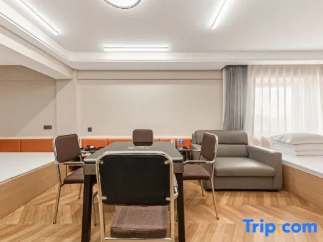 Quadruple Suite