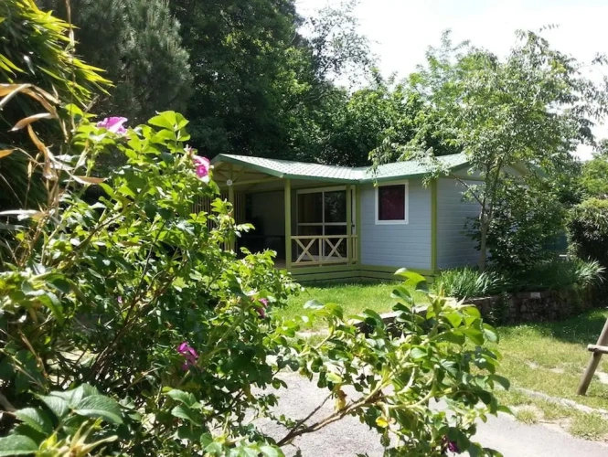 2 Bedrooms Chalet