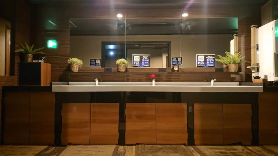 Hotel Cabin Style – Caters to Men