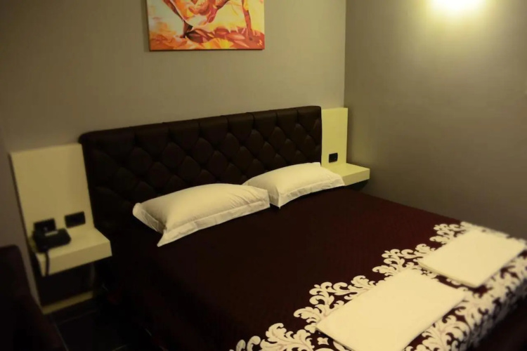 Mustang Hotel