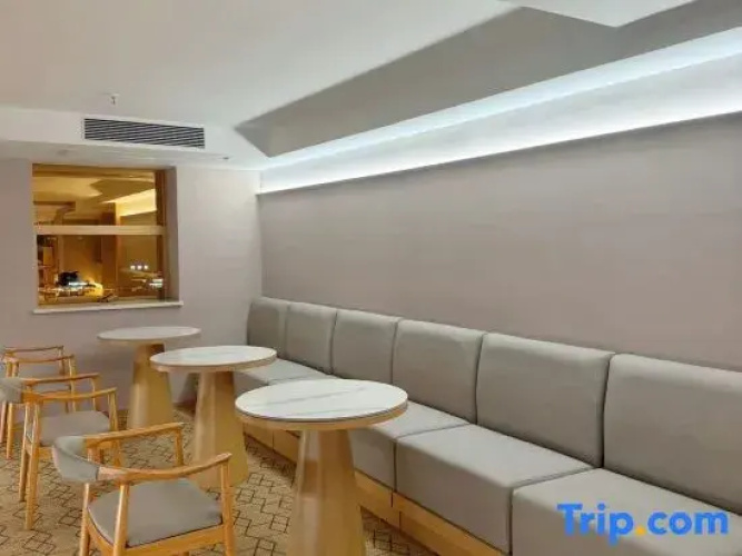 Xufeng Light Residence Hotel