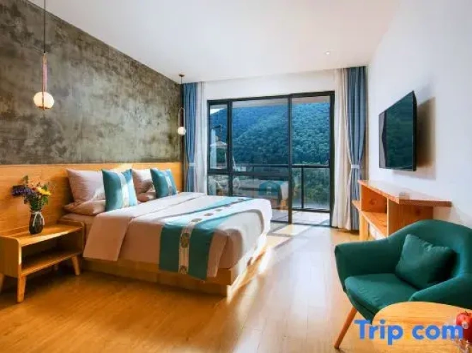 3 Bedrooms Standard room with balcony