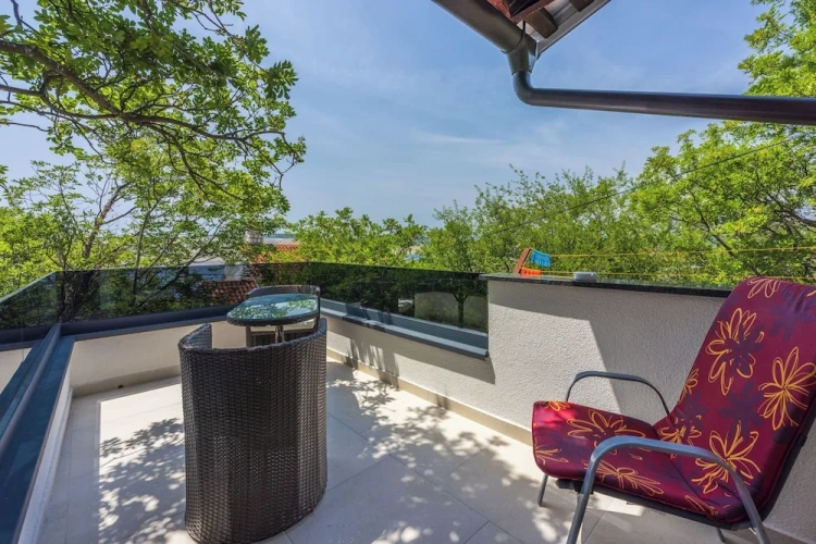 Apartment with balcony